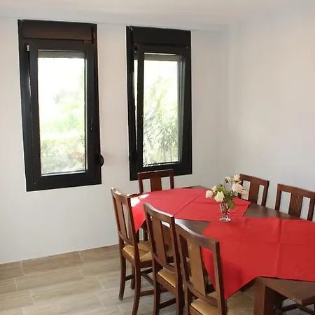 Housing Pefkos Ii
